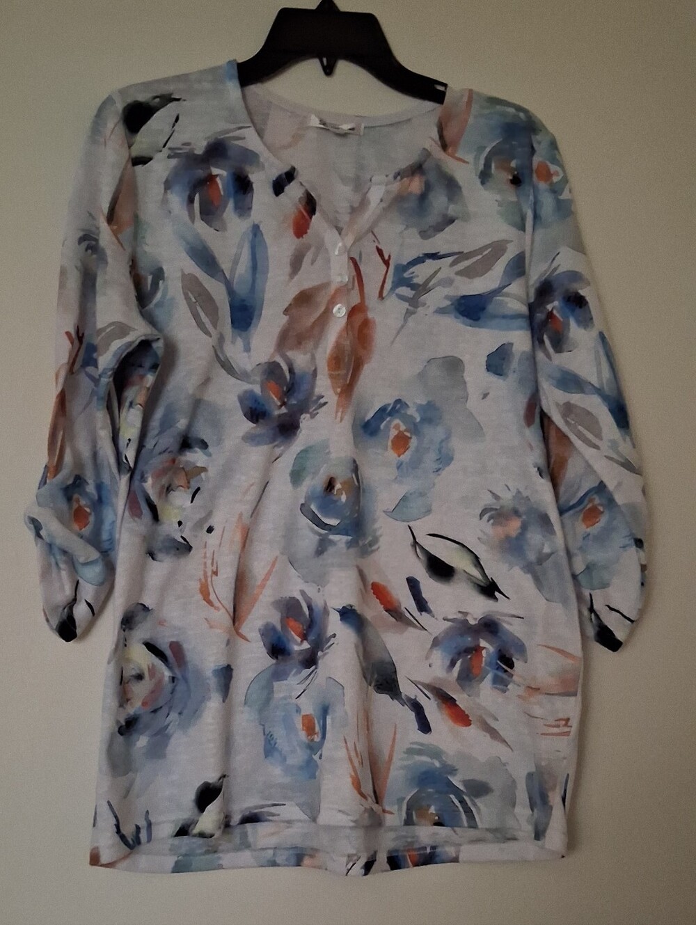 Floral Watercolor Button-Front Women’s Top - Blue / White